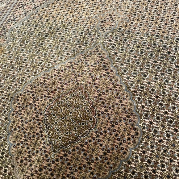 Persian Rug - Picture 3 of 11